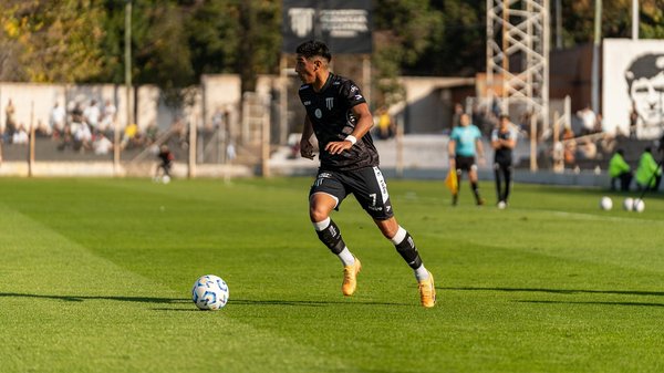 Elevate your style: essential tips for layering turtlenecks under your suit jacket